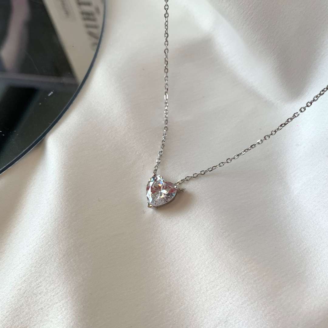 [Noble Jewelry]Heart Shape Main Stone Pendant Collarbone Necklace