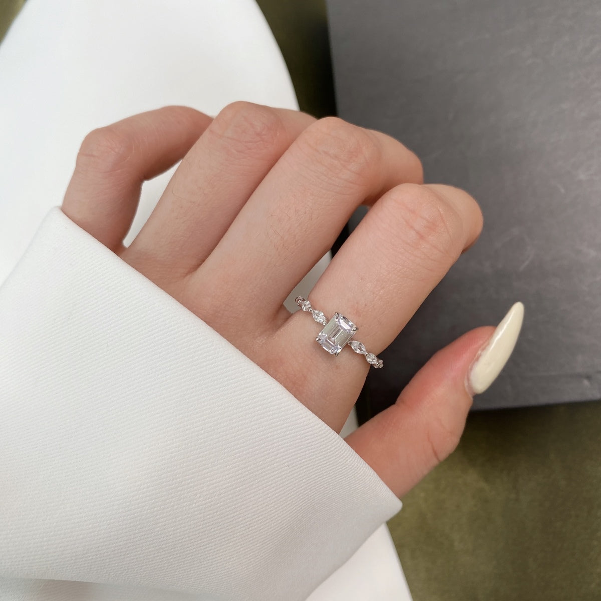 [Noble Jewelry]1.0 Carat Dainty Resplendent Radiant Cut Daily Ring