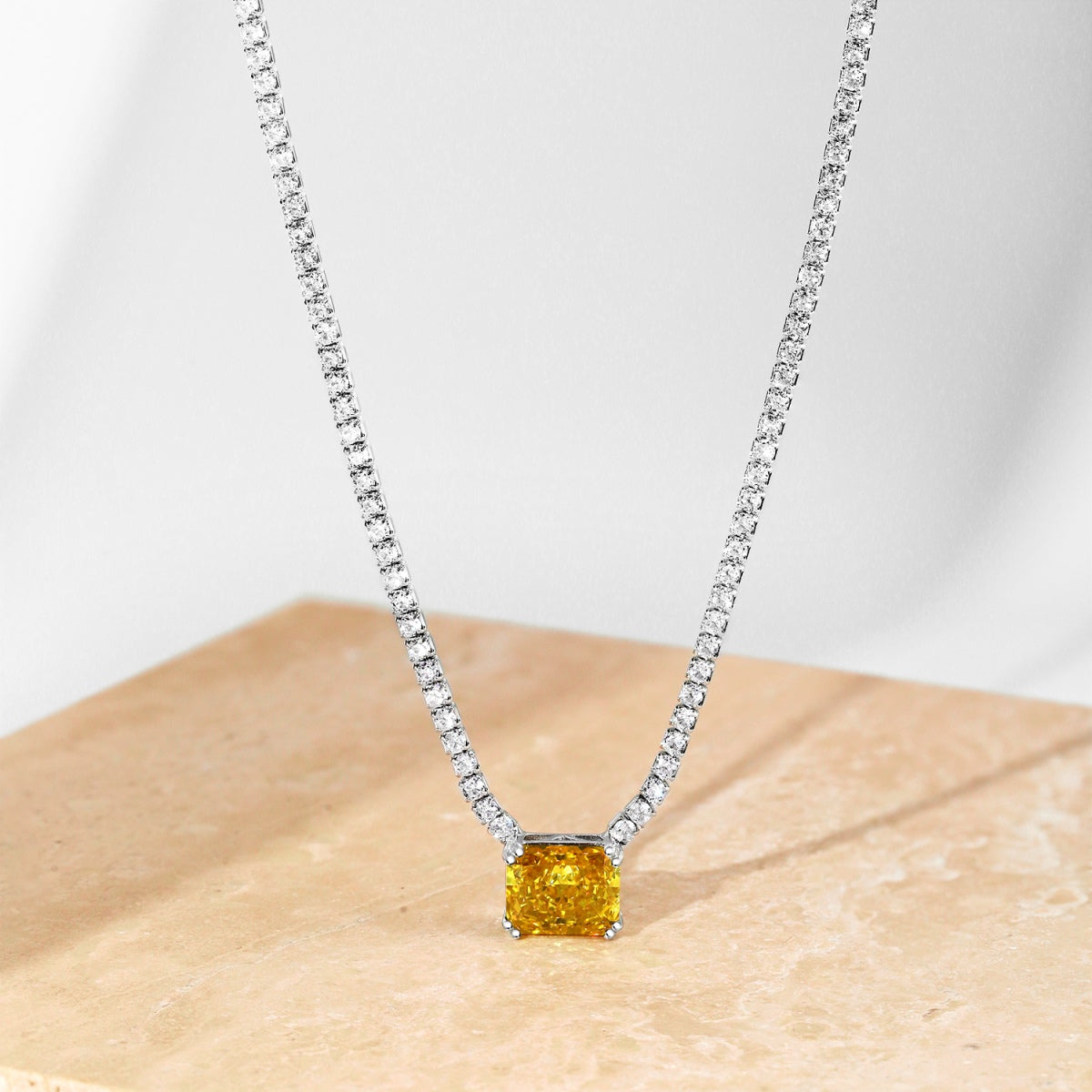 [Noble Jewelry]4.0 Carat Elegant Radiant Cut Necklace