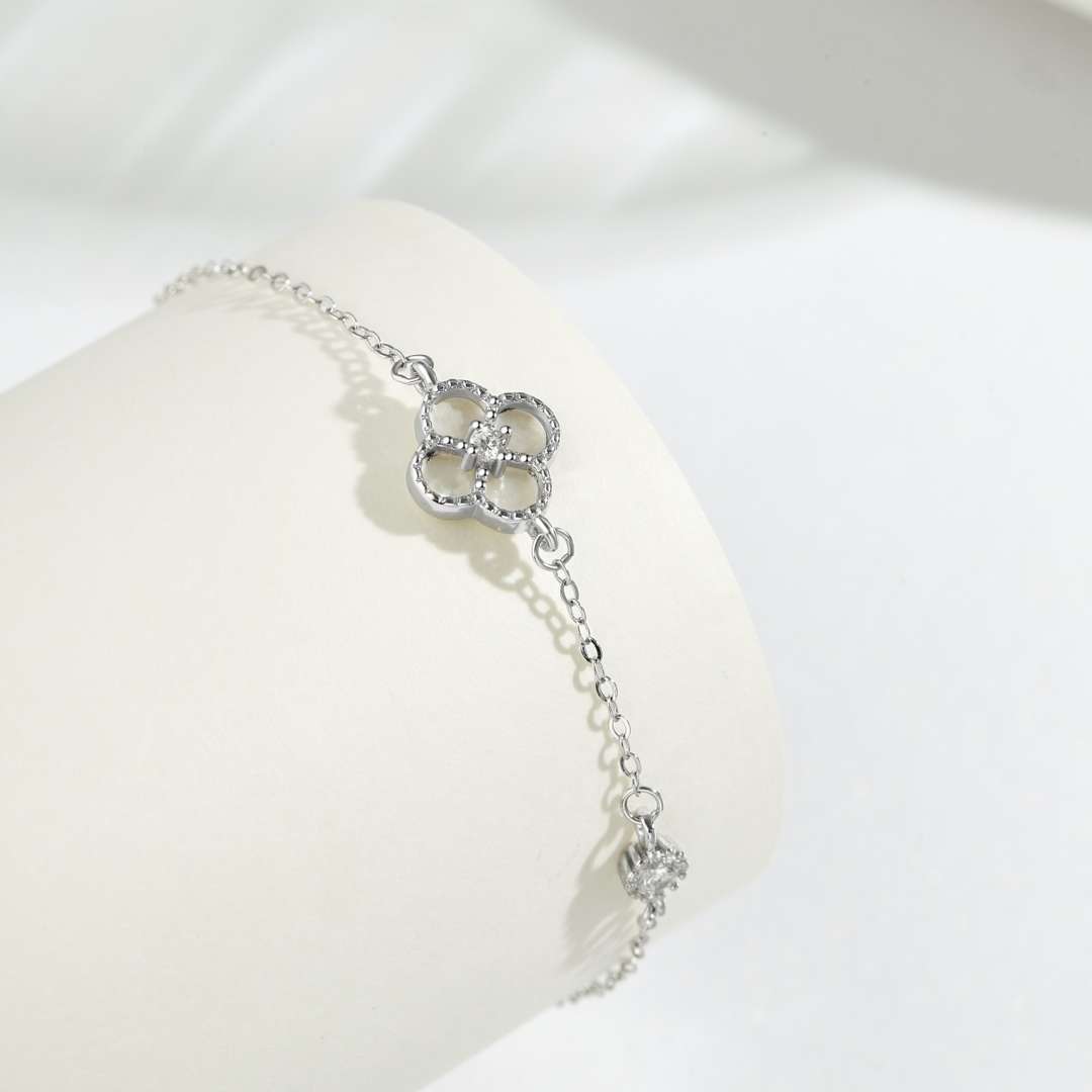 [Noble Jewelry]Delicate Four Leaf Clover Bracelet