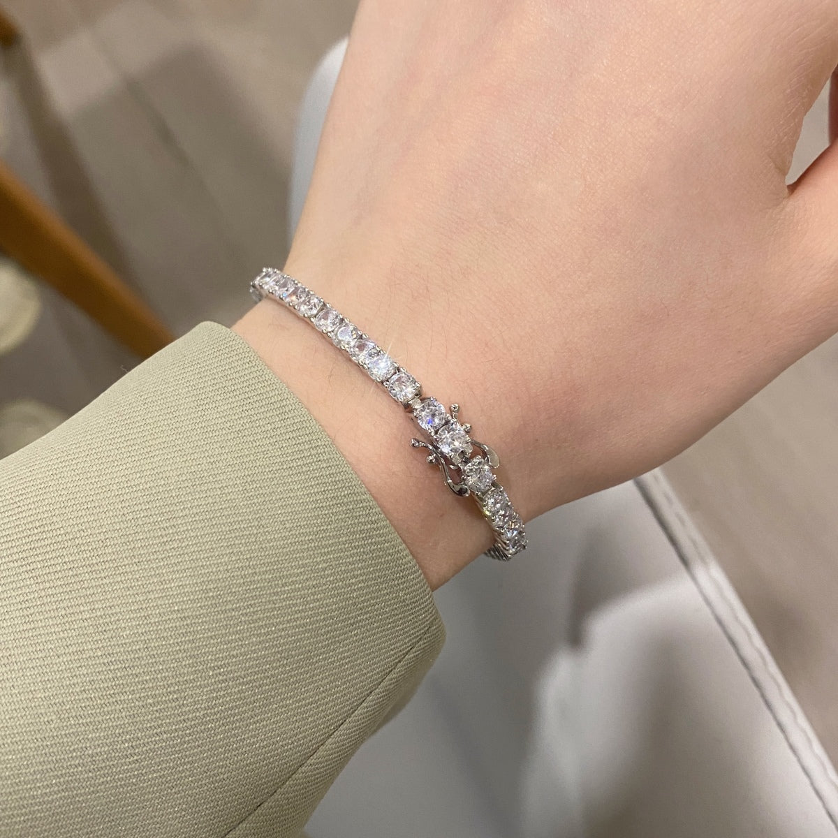 [Noble Jewelry]Luxurious Ornate Round Cut Tennis Bracelet