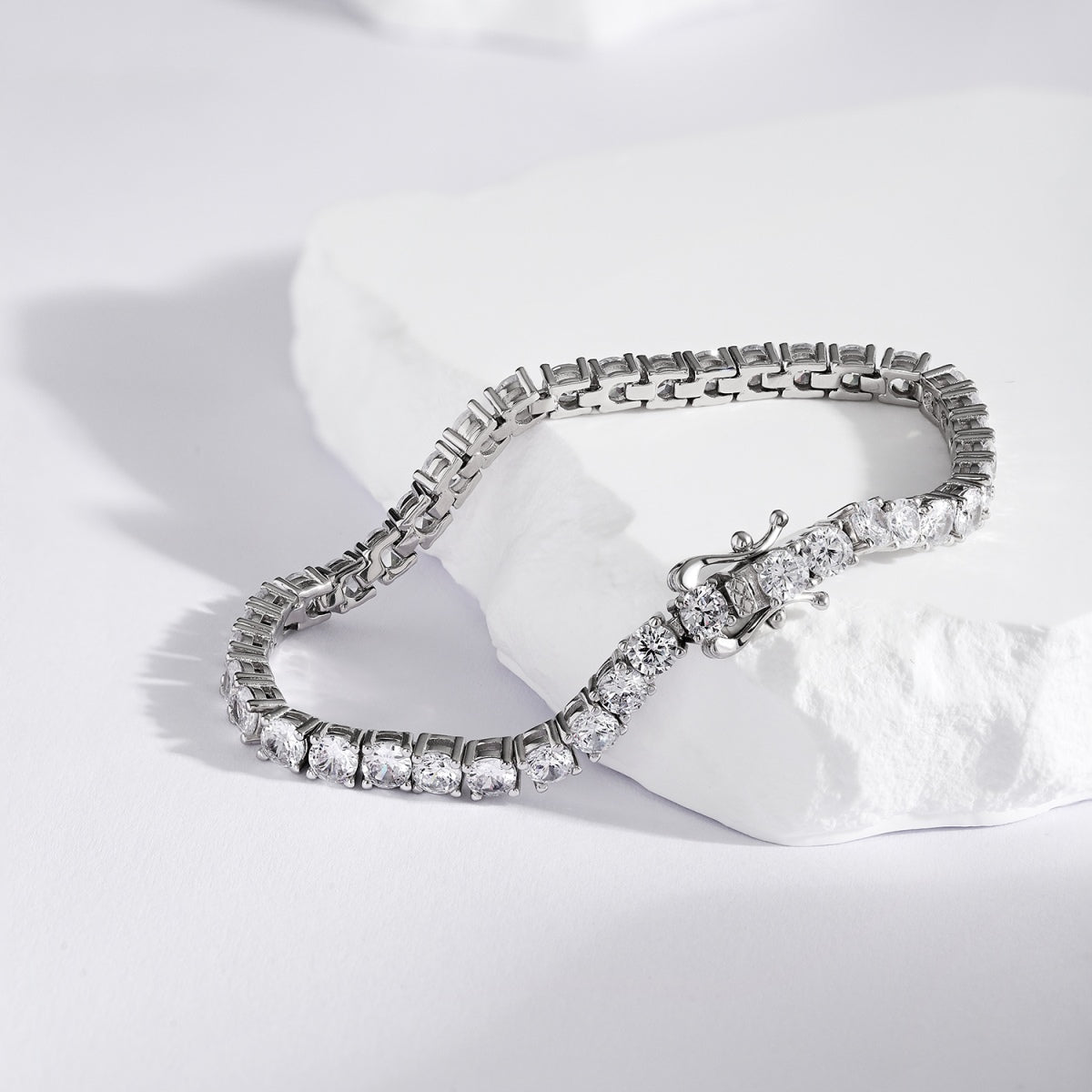 [Noble Jewelry]Luxurious Ornate Round Cut Tennis Bracelet