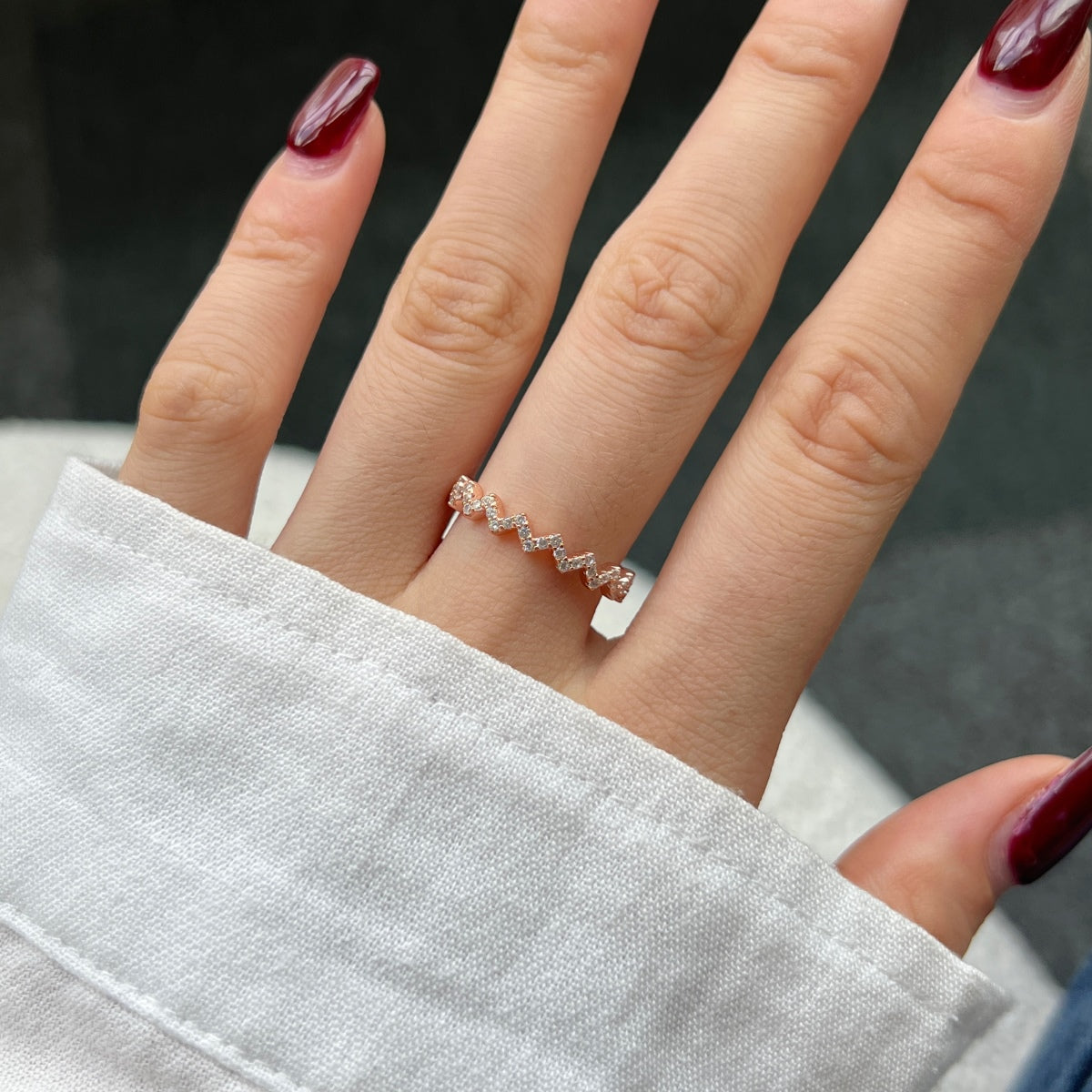 [Noble Jewelry]Delicate Enchanting Wave Shape Daily Ring