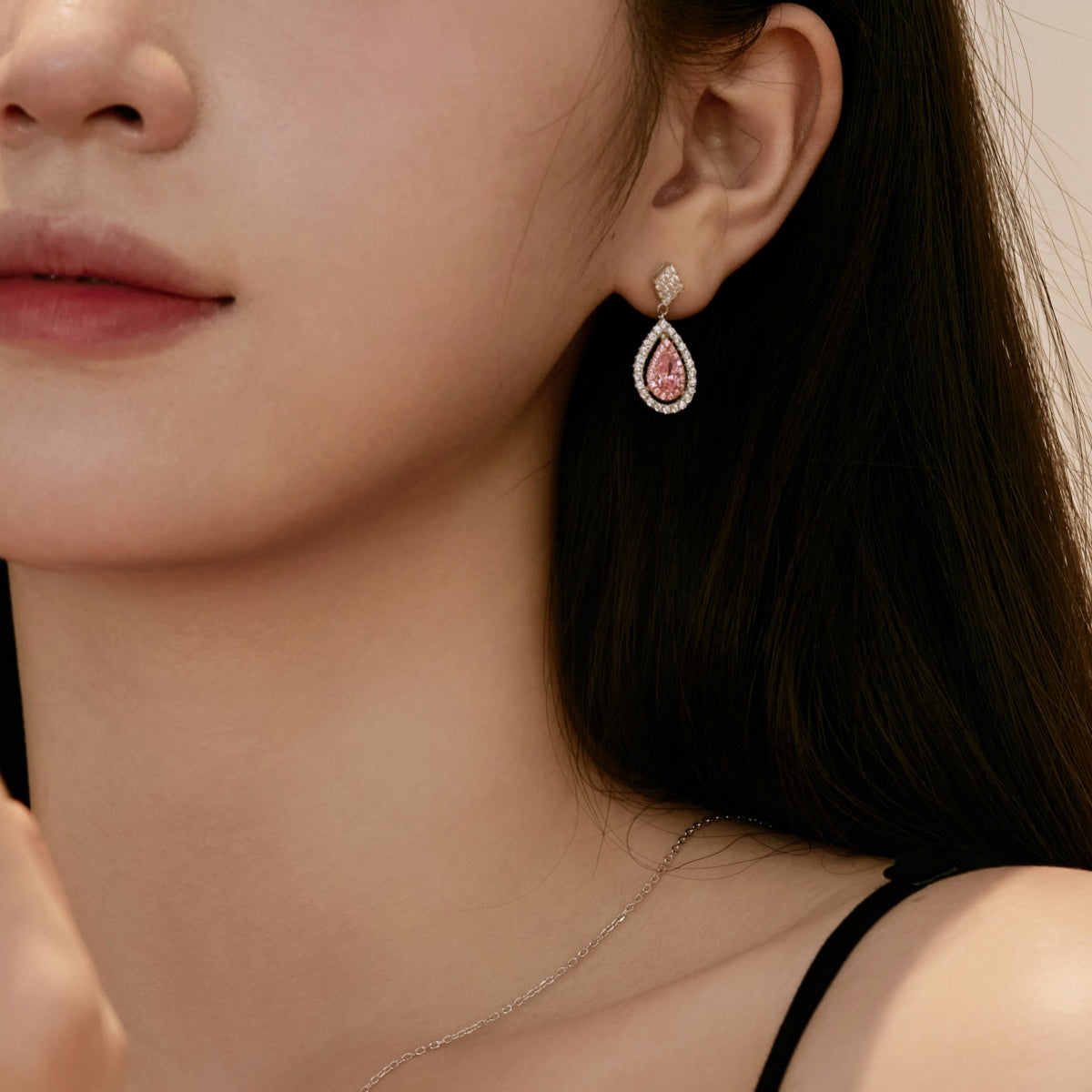 [Noble Jewelry]Ornate Delicate Water Drop Shape Banquet Earrings