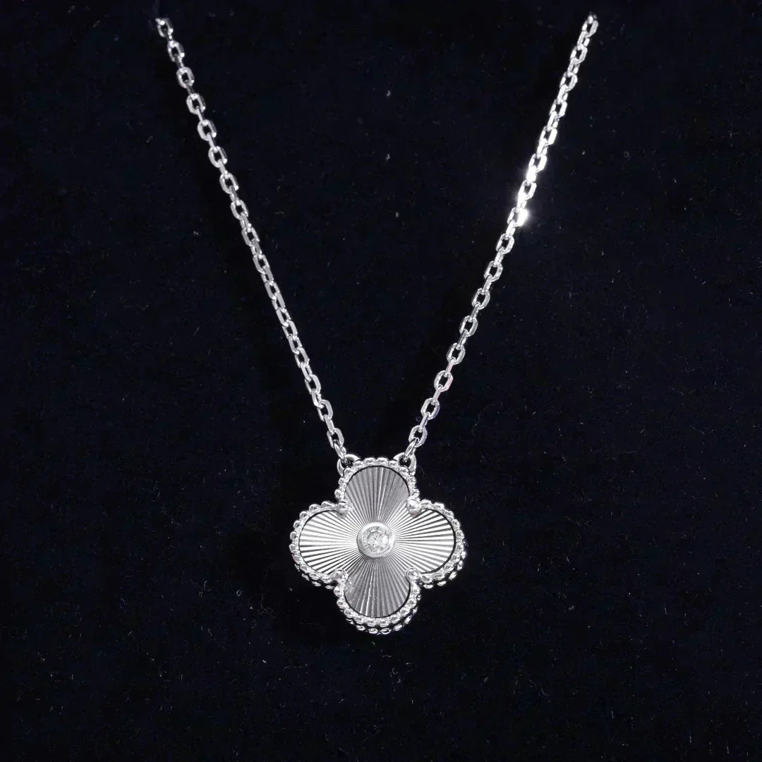 [Noble Jewelry]CLOVER  15MM DIAMOND LASER NECKLACE SILVER