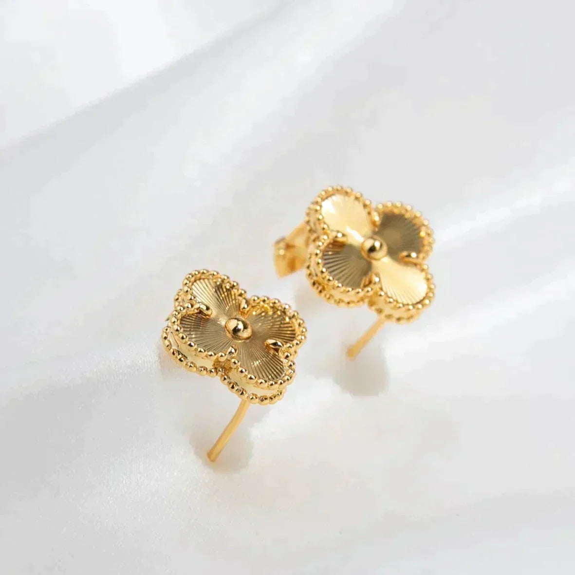 [Noble Jewelry]CLOVER MEDIUM 1 MOTIFS LASER EARRINGS