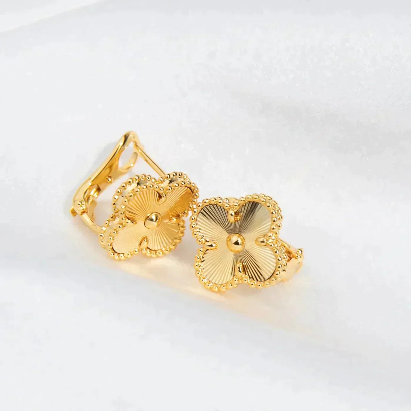 [Noble Jewelry]CLOVER MEDIUM 1 MOTIFS LASER EARRINGS