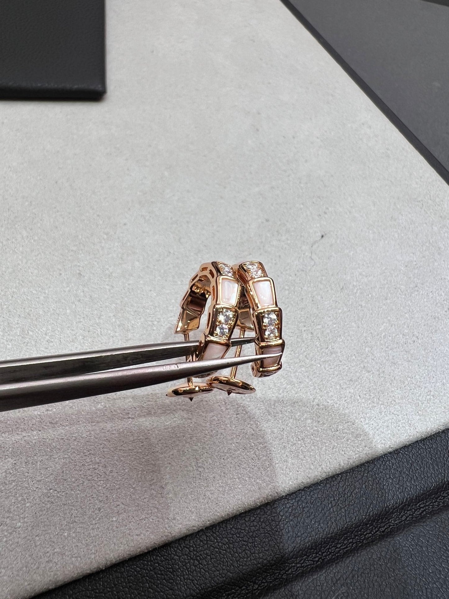 [Noble Jewelry]SERPENTI MOP PINK GOLD EARRINGS