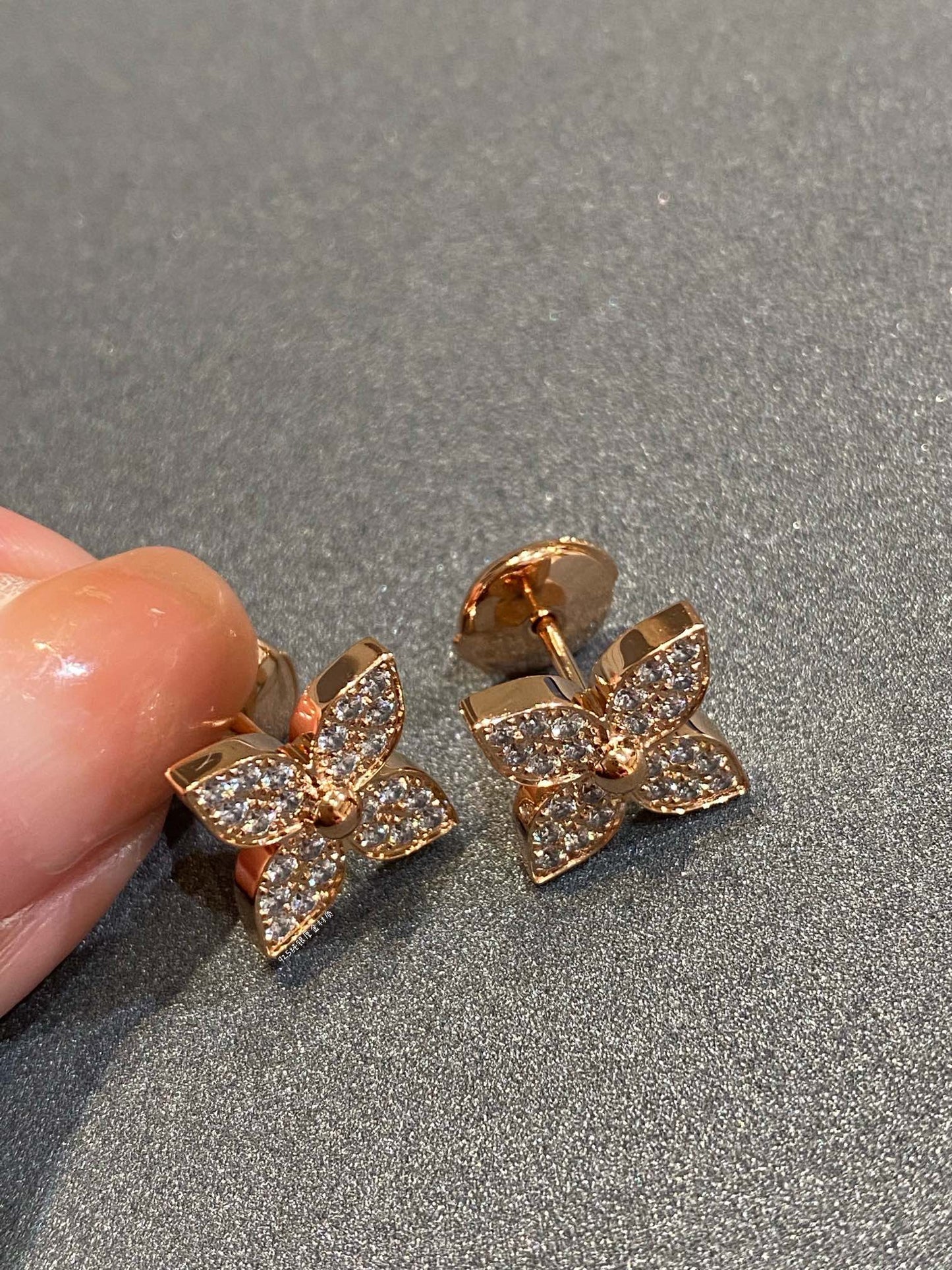 [Noble Jewelry]STAR DIAMOND EARRINGS