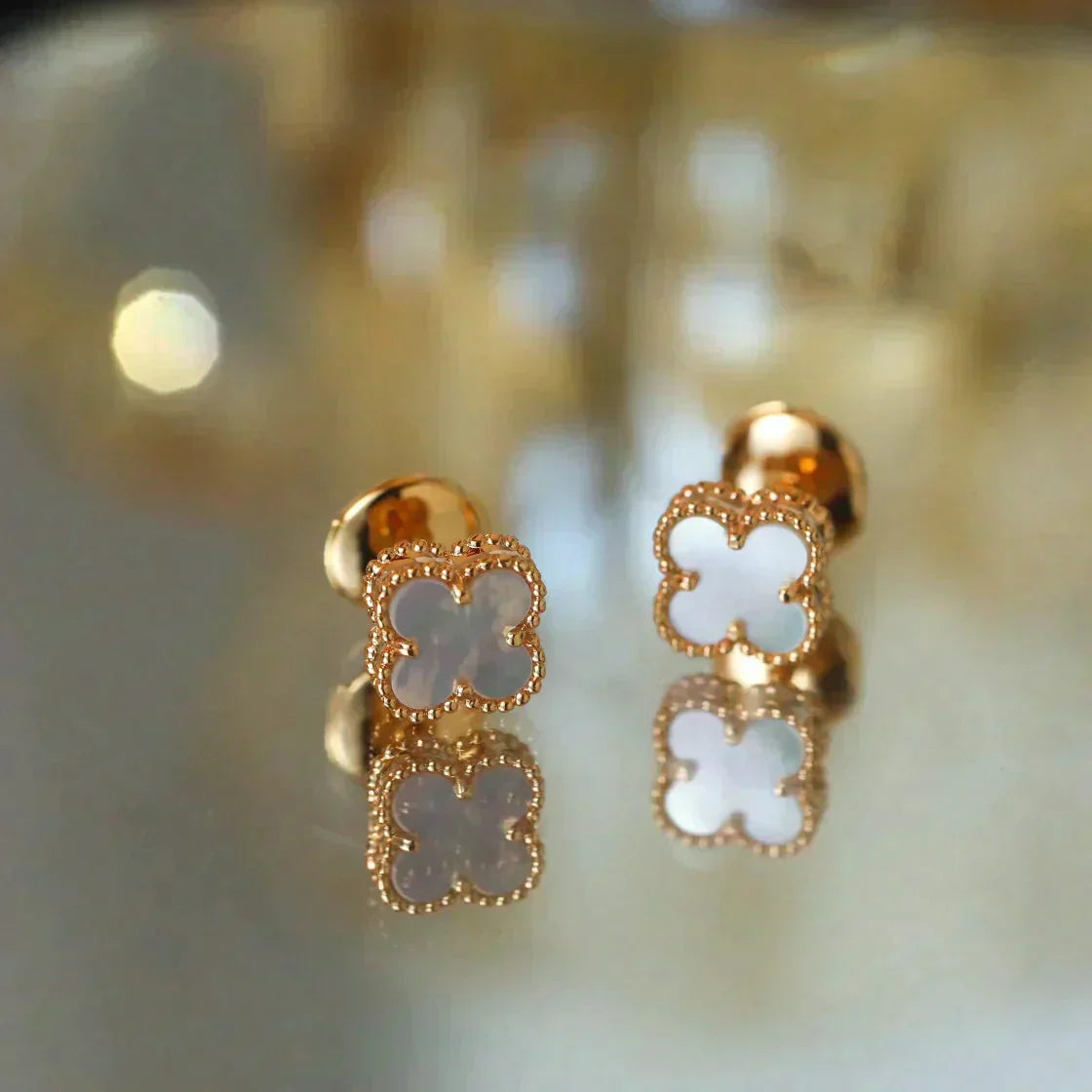 [Noble Jewelry]CLOVER MINI 9.5MM WHITE MOP EARRINGS