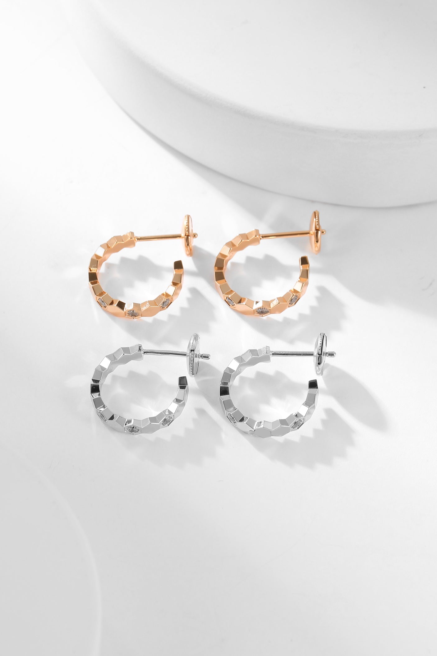 [Noble Jewelry]BEE LOVE DIAMOND HOOP EARRINGS