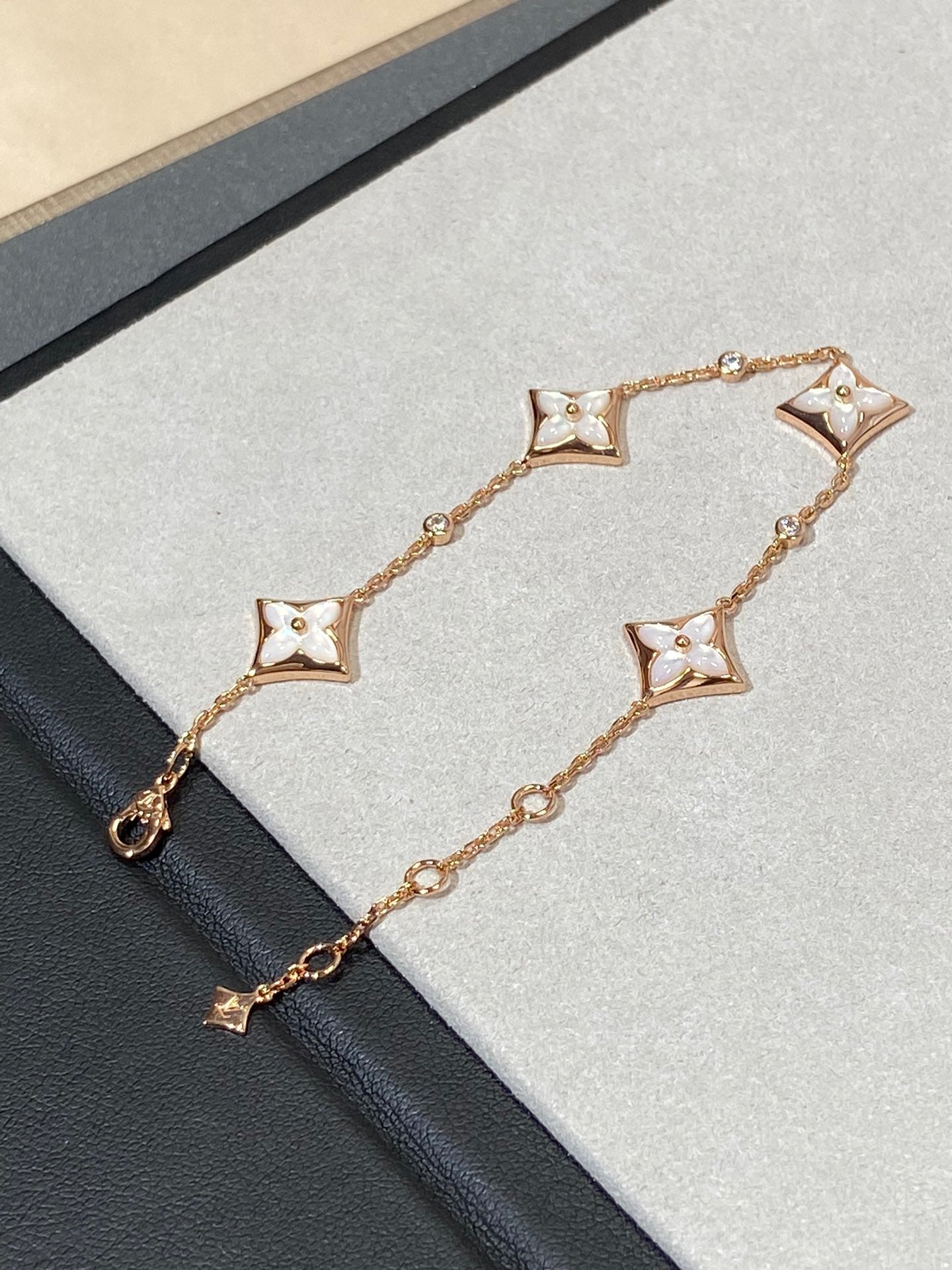 [Noble Jewelry]STAR 4 MOTIF MOP DIAMOND PINK GOLD BRACELET