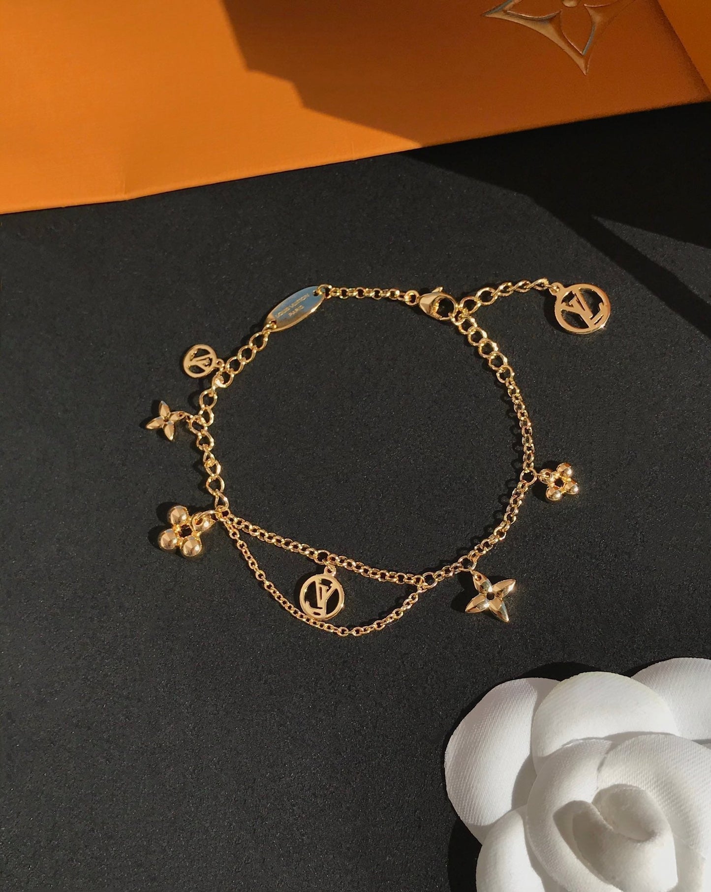 [Noble Jewelry] BLOOMING PINK GOLD MOP BRACELET