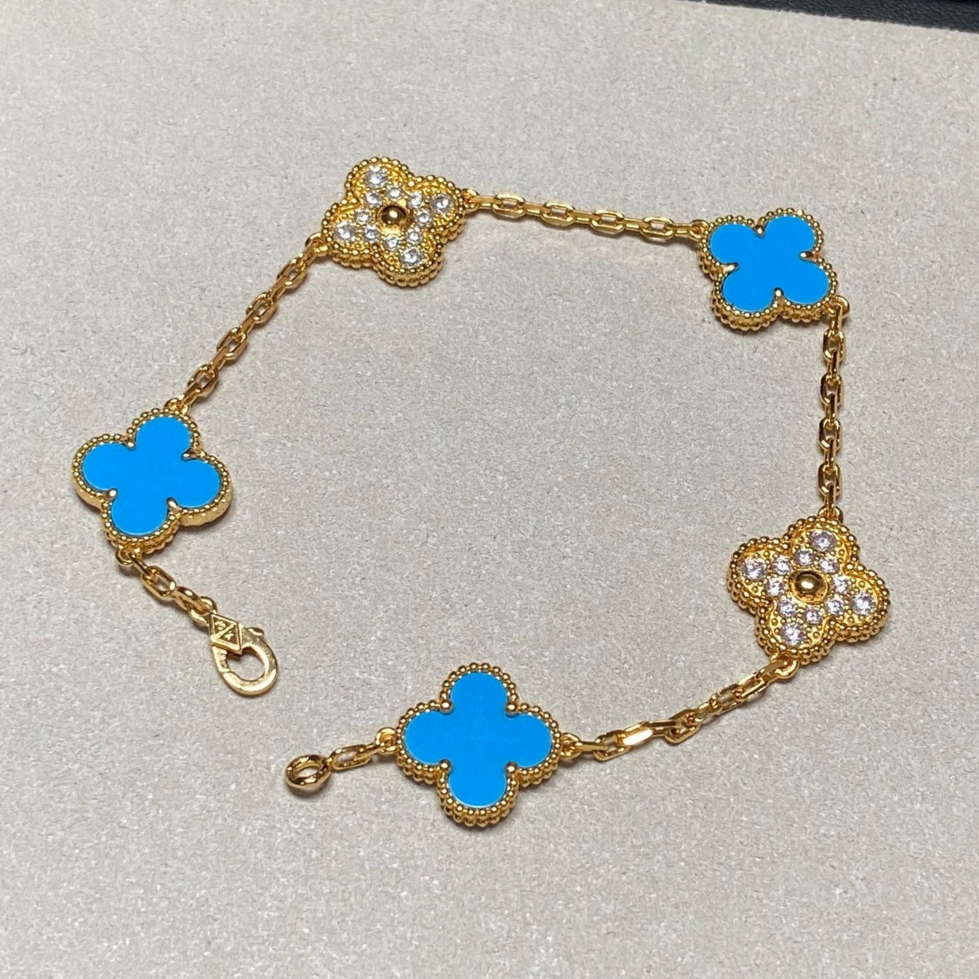 [Noble Jewelry]CLOVER 5 MOTIF BLUE CHALCEDONY DIAMOND GOLD BRACELET