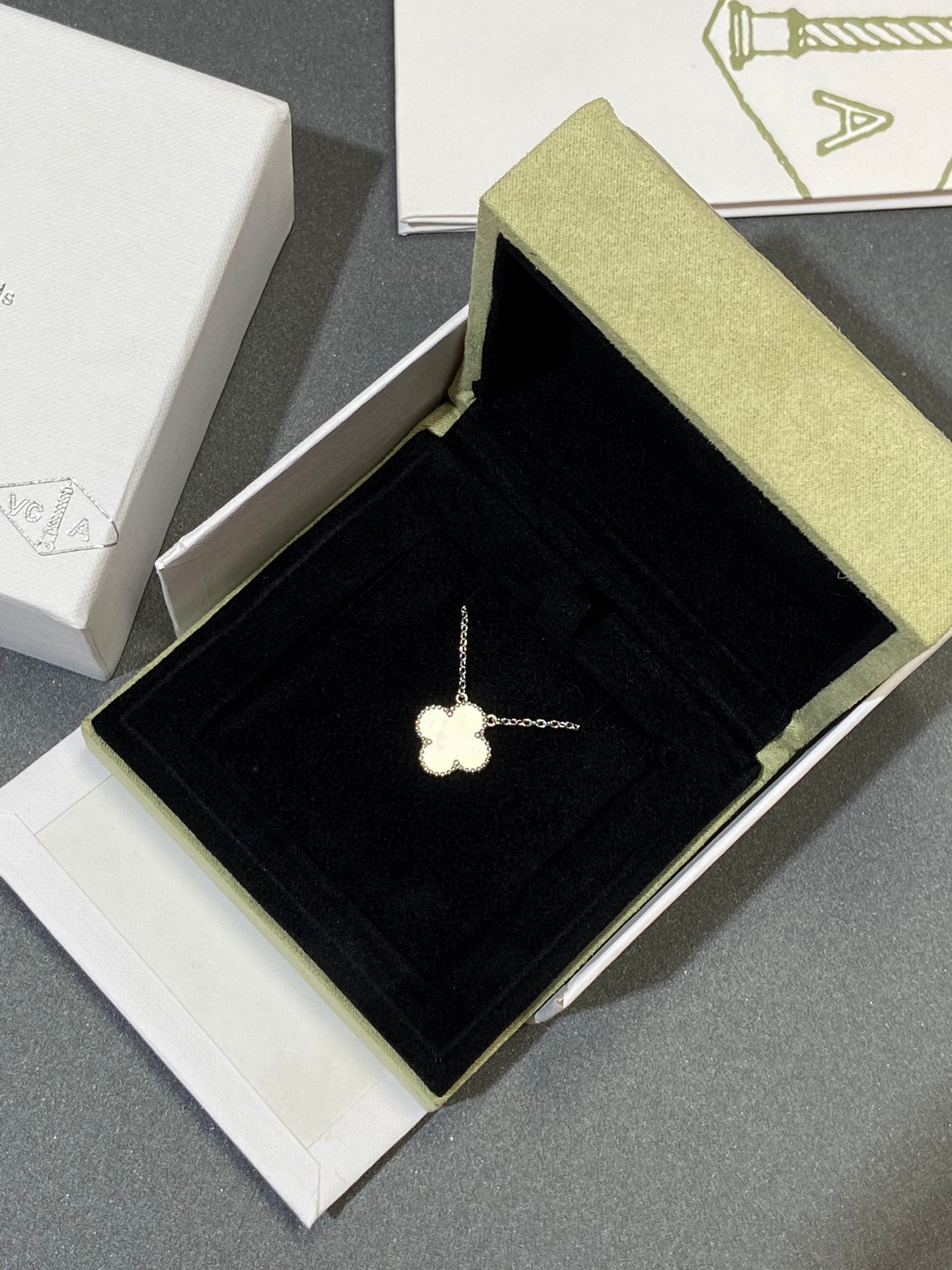 [Noble Jewelry]CLOVER MEDIUM SILVER WHITE MOP NECKLACE