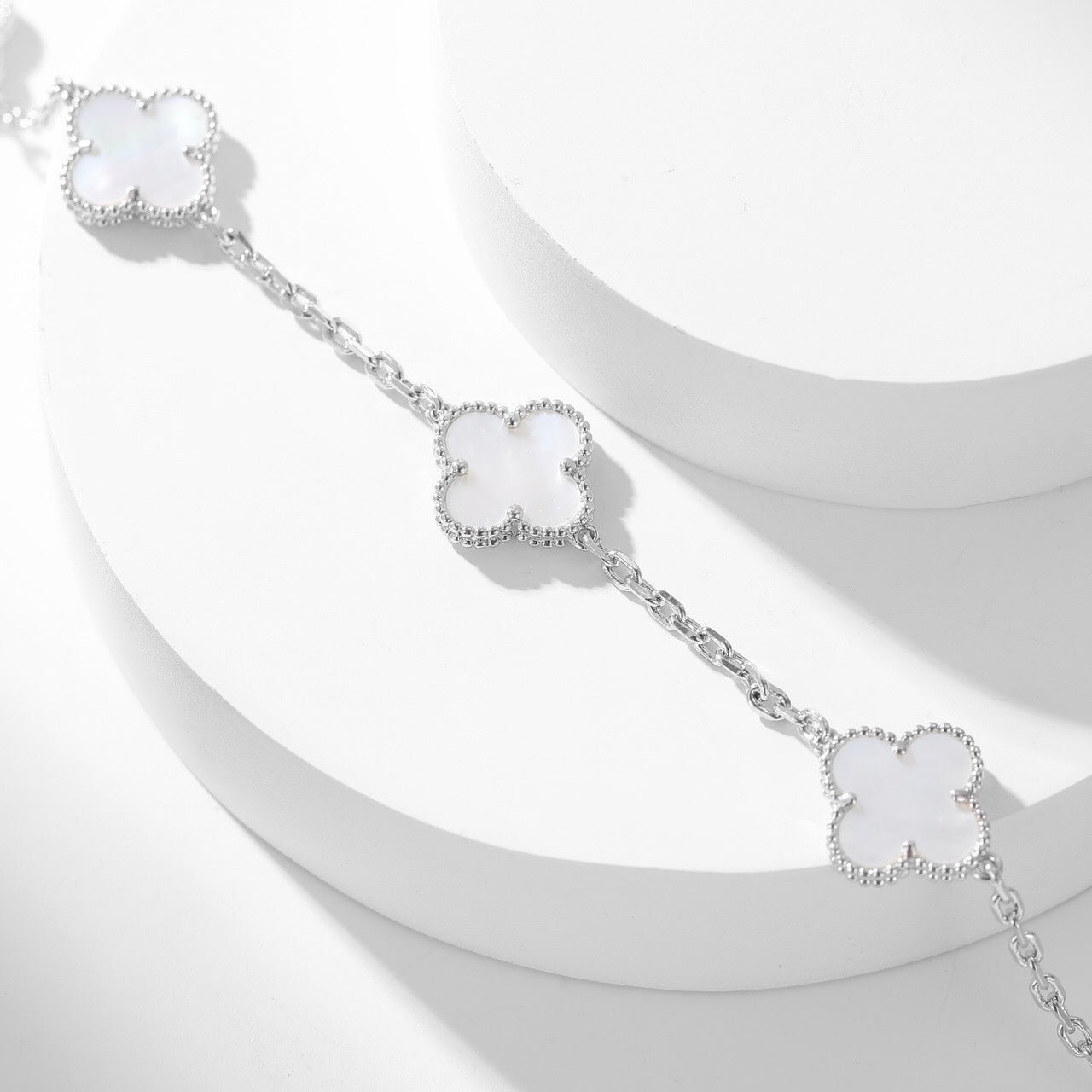 [Noble Jewelry]CLOVER 10 MOTIFS WHITE MOTHER OF PEARL NECKLACE