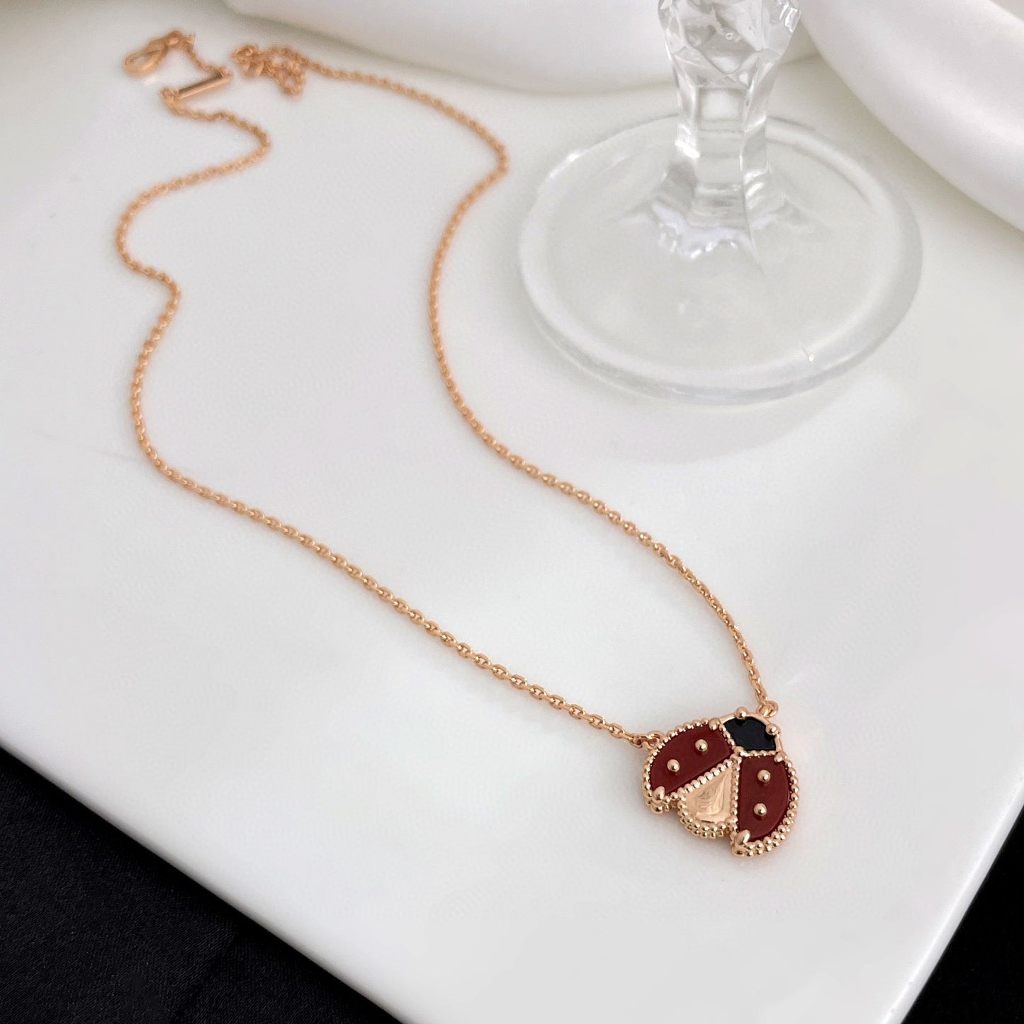 [Noble Jewelry]LUCKY  CARNELIANS LADYBUG NECKLACE