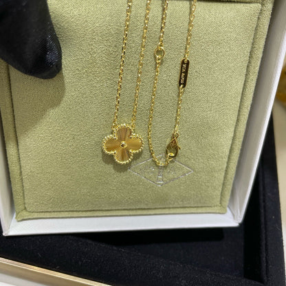 [Noble Jewelry]CLOVER 15MM LASER NECKLACE