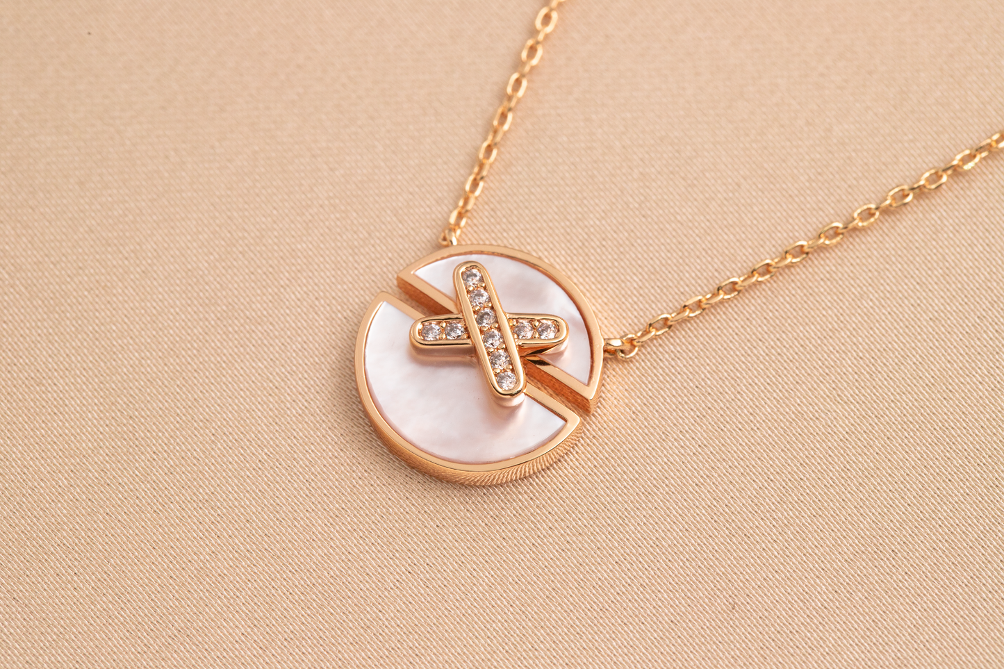 [Noble Jewelry]JEUX DE PINK GOLD DIAMOND NECKLACE