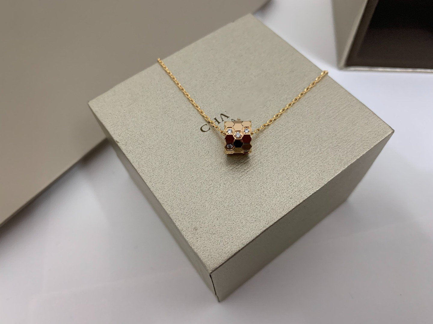 [Noble Jewelry]BEE LOVE DIAMOND NECKLACE