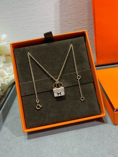 [Noble Jewelry]H CIRCE MOISSANITE PENDANT NECKLACE GOLD