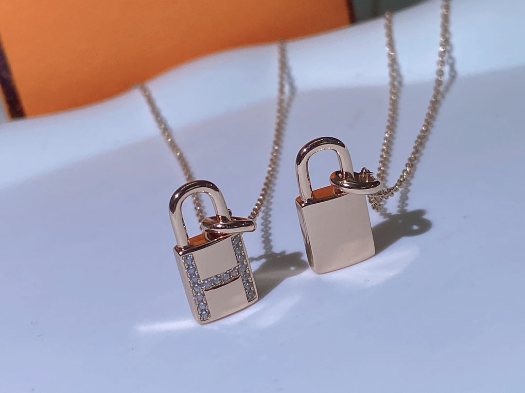 [Noble Jewelry]HM ADVANCED NICHE LOCK HEAD NECKLACE DIAMONDS