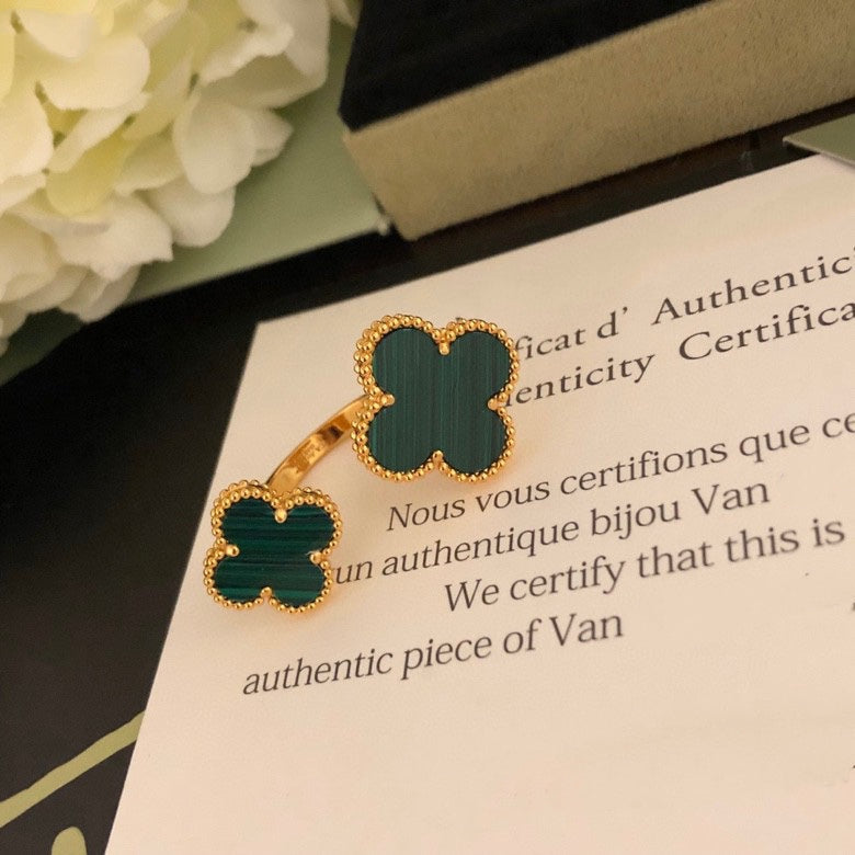 [Noble Jewelry]CLOVER BETWEEN THE FINGER RING