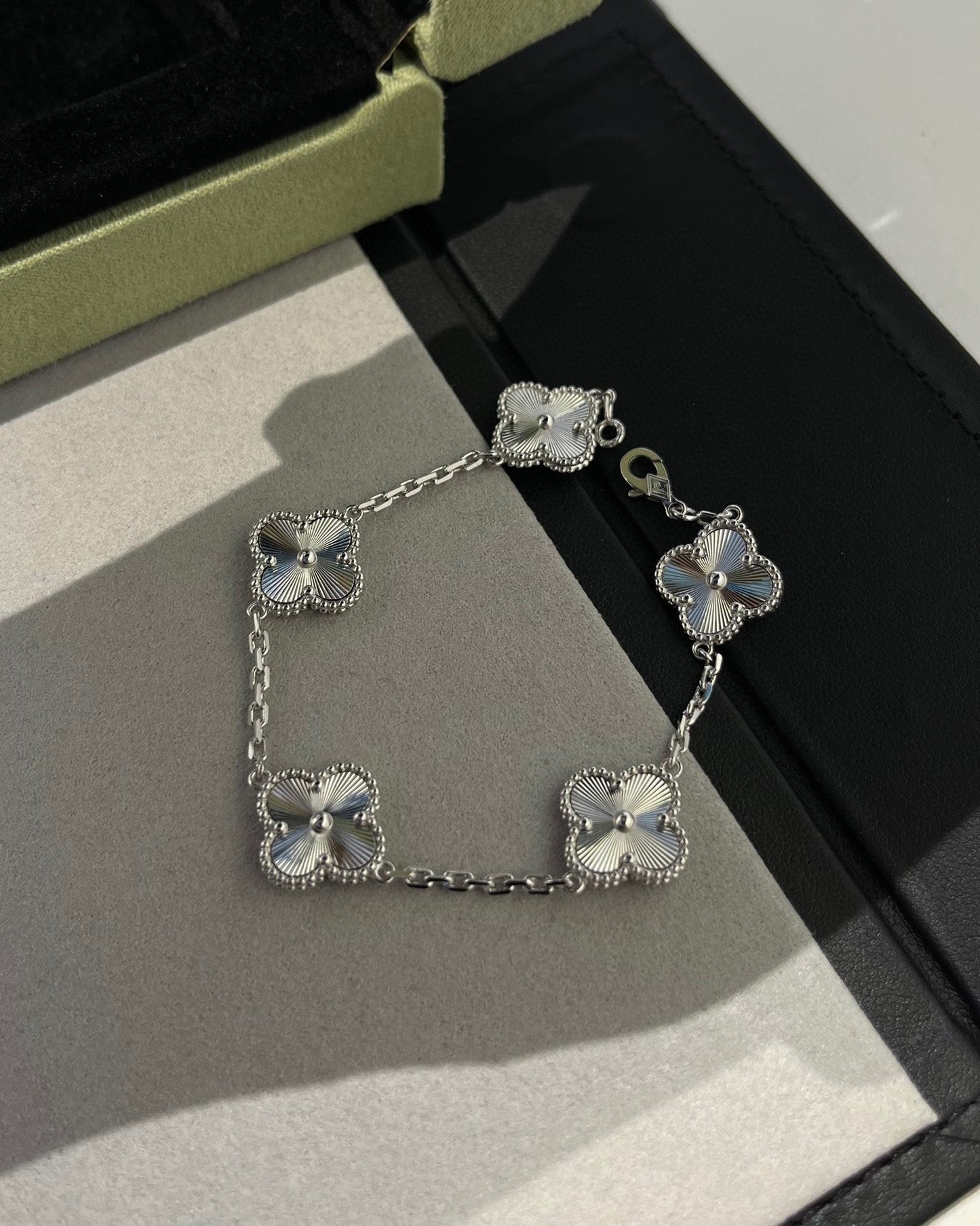 [Noble Jewelry]CLOVER SILVER 5 MOTIFS BRACELET